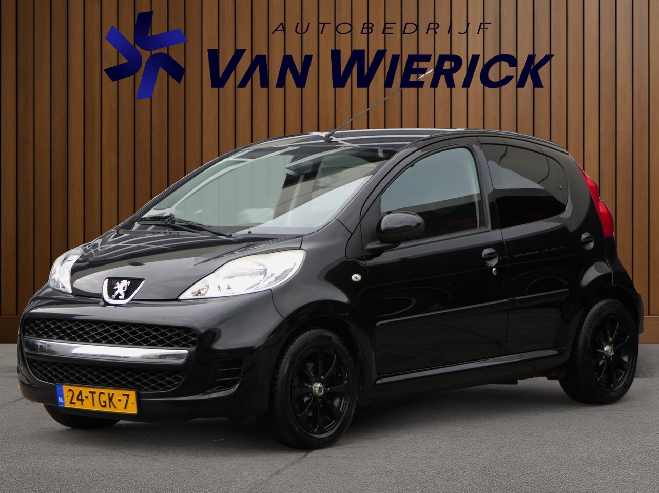 Peugeot 107 - 1.0-12V Black & Silver | Parkeersensoren | Airco | Zuinig! | NAP - AutoWereld.nl