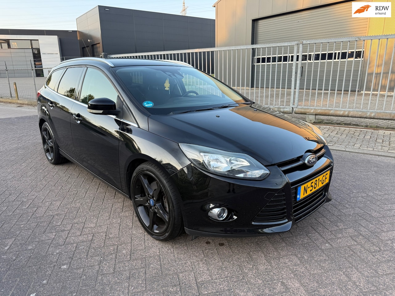 Ford Focus Wagon - 1.6 EcoBoost Titanium **NWE APK** ZEER NETJES! - AutoWereld.nl