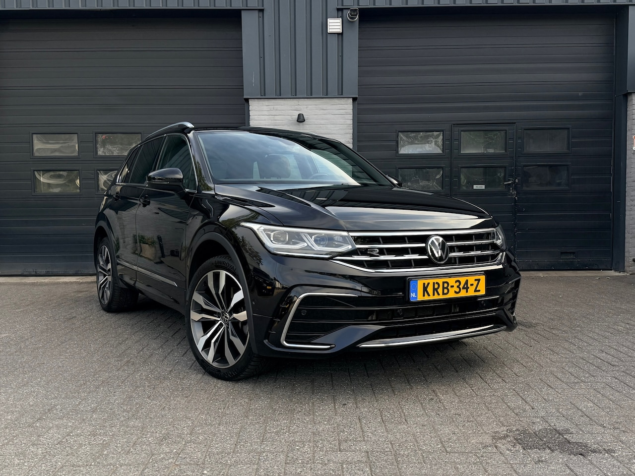 Volkswagen Tiguan - 1.4 TSI eHybrid R-Line Business 1.4 TSI eHybrid R-Line Business+, Trekaak, Camera - AutoWereld.nl