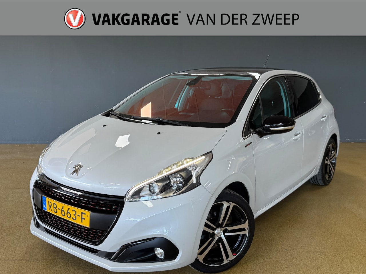 Peugeot 208 - 1.2 PureTech GT-line | Camera | Navigatie | Goed onderhouden. - AutoWereld.nl