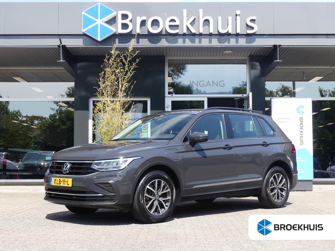 Volkswagen Tiguan - 1.4 TSI eHybrid | TREKHAAK | CAMERA | ADAPTIVE CRUISE | DODEHOEKDETECTIE | STUUR+STOELVERW - AutoWereld.nl