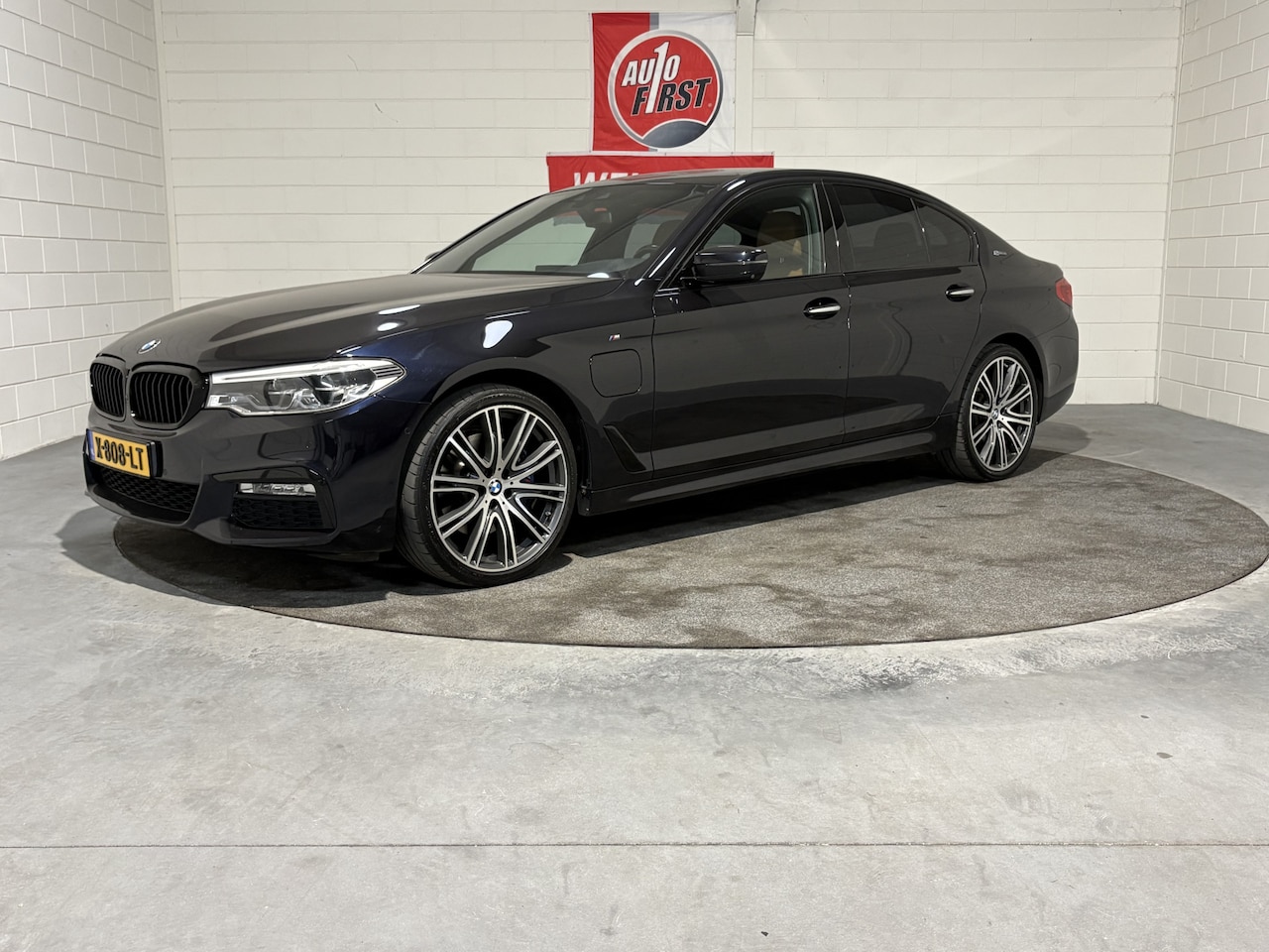 BMW 5-serie - 530e iPerformance High Executive 530e iPerformance High Executive, M pakket, Led, Comfort stoelen memory, 20 inch, Camera, - AutoWereld.nl