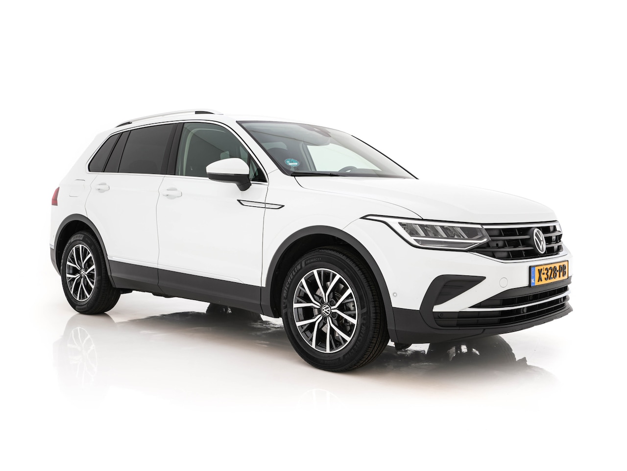 Volkswagen Tiguan - 1.5 TSI Life Business Aut. *ADAPTIVE-CRUISE | FULL-LED | HEATED-SPORTSEATS | PRIVACY-GLASS - AutoWereld.nl