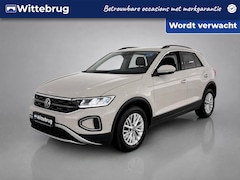 Volkswagen T-Roc - 1.0 TSI Life / App connect / Parkeersensoren V+A / Lichtmetaal 16 inch /