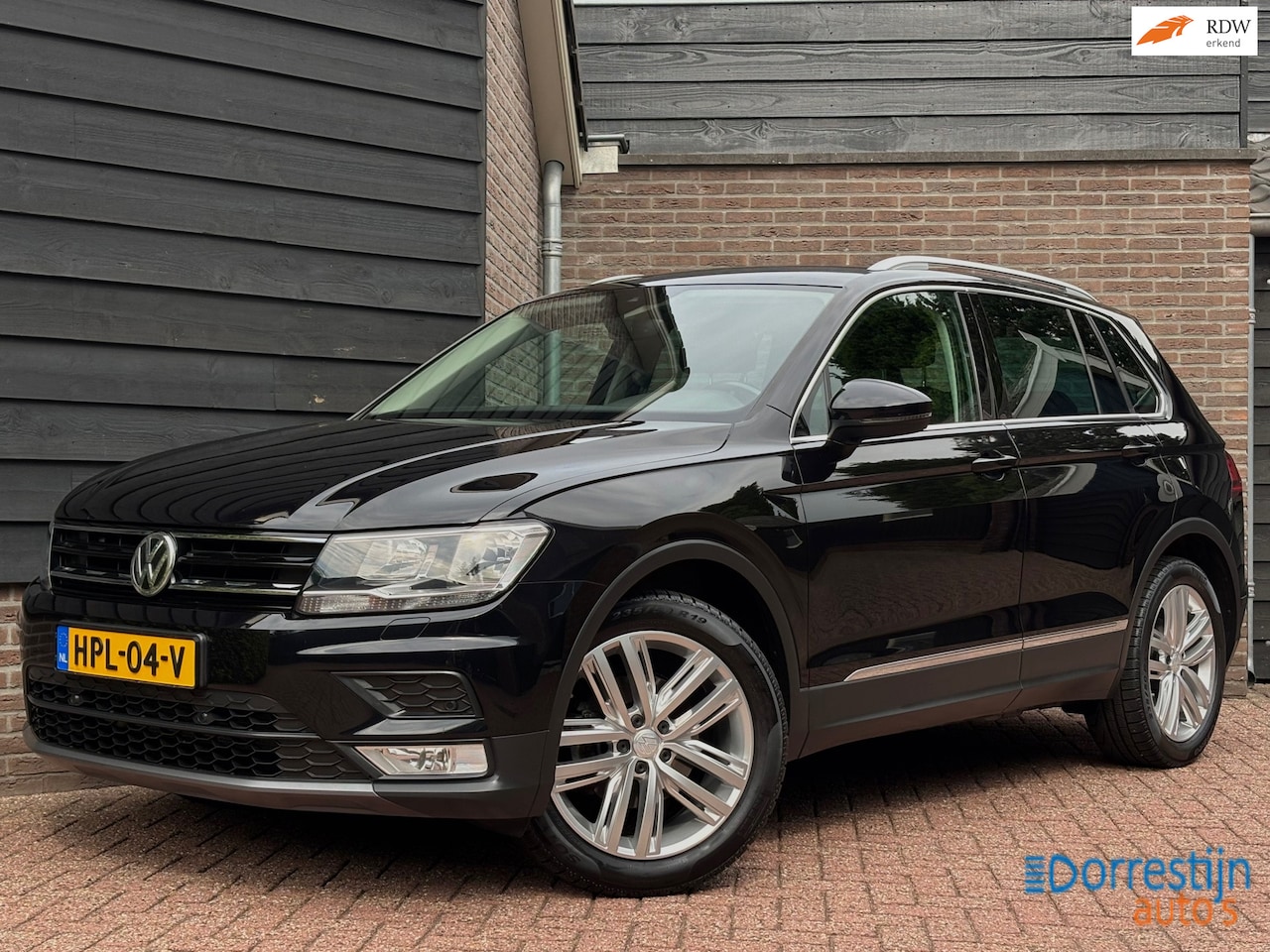 Volkswagen Tiguan - 1.4 TSI Comfortline Business | Trekhaak | CarPlay | ACC | PDC | Navi - AutoWereld.nl