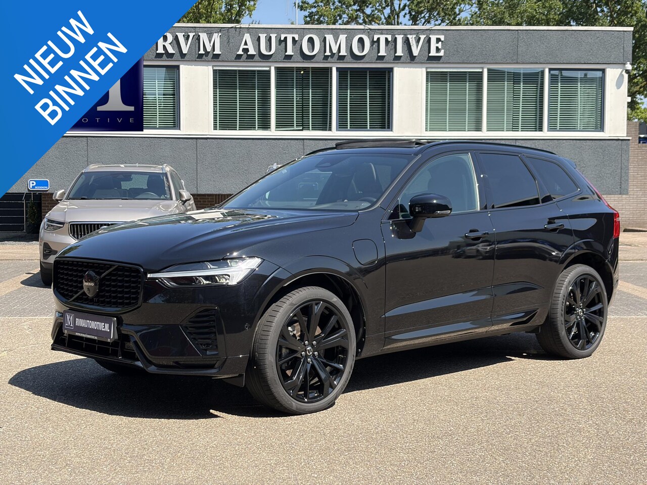 Volvo XC60 - 2.0 T6 Plug-in hybrid AWD Plus Black Edition TOPSTAAT! | DEALER ONDERHOUDEN | 100% ONGEVAL - AutoWereld.nl