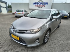 Toyota Auris Touring Sports - 1.8 Hybrid Lease met trekhaak, navigatie en panoramadak