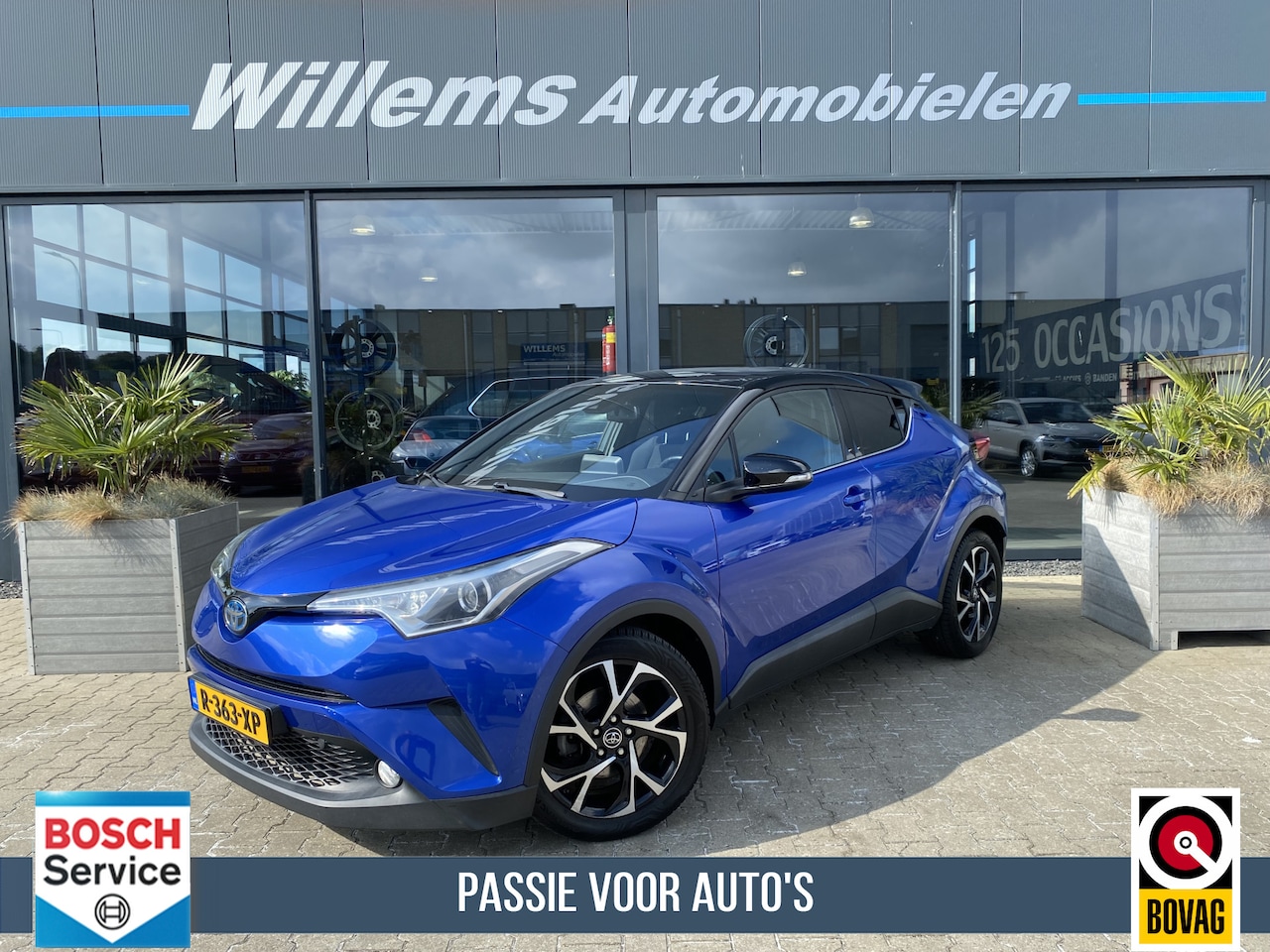 Toyota C-HR - 1.8 Hybrid Bi-Tone Adaptive Cruise Control, Stoelverwarming & Camera - AutoWereld.nl