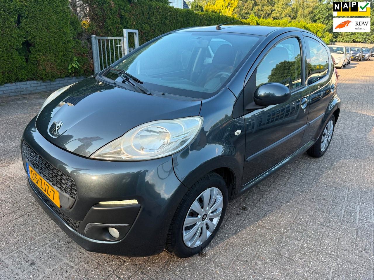 Peugeot 107 - 1.0 5-DRS Active AIRCO LED CENTR.VERGR. EL.RAMEN NAP - AutoWereld.nl