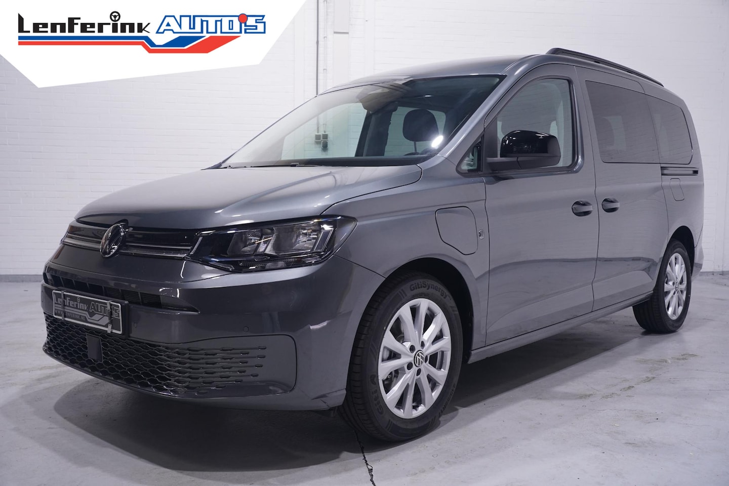 Volkswagen Caddy Maxi - 1.5 TSI Hybride Life 7 Zits Apple Carplay Stoelverwarming Achteruitrijcamera - AutoWereld.nl