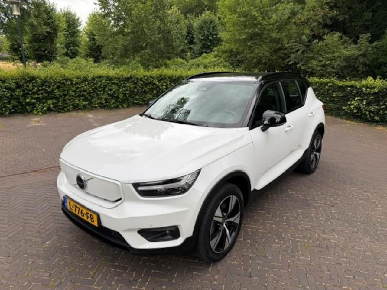 Volvo XC40 - Recharge P8 AWD R-Design SOH 92,1%/Trekhaak/Warmtepomp/Acarplay/Full Led/Fabrieksgarantie - AutoWereld.nl
