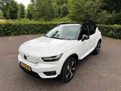 Volvo XC40 - Recharge P8 AWD R-Design SOH 92, 1%/Trekhaak/Warmtepomp/Acarplay/Full Led/Fabrieksgarantie
