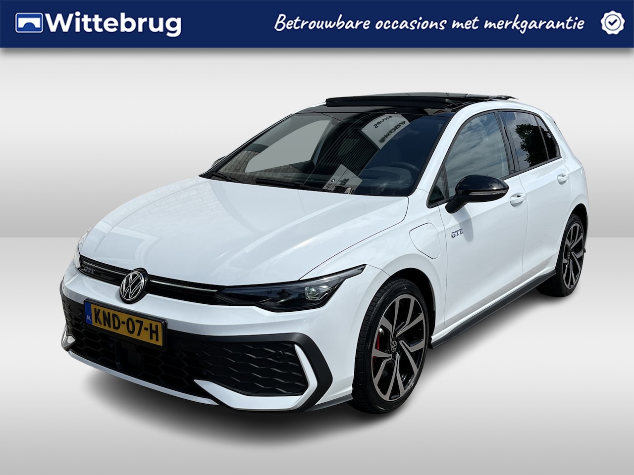 Volkswagen Golf - 1.5 eHybrid GTE / FABRIEKSGARANTIE TM 9-2030/ 272 PK/ PANO/ BLACK STYLE/ ZWENKBARE TREKHAA - AutoWereld.nl