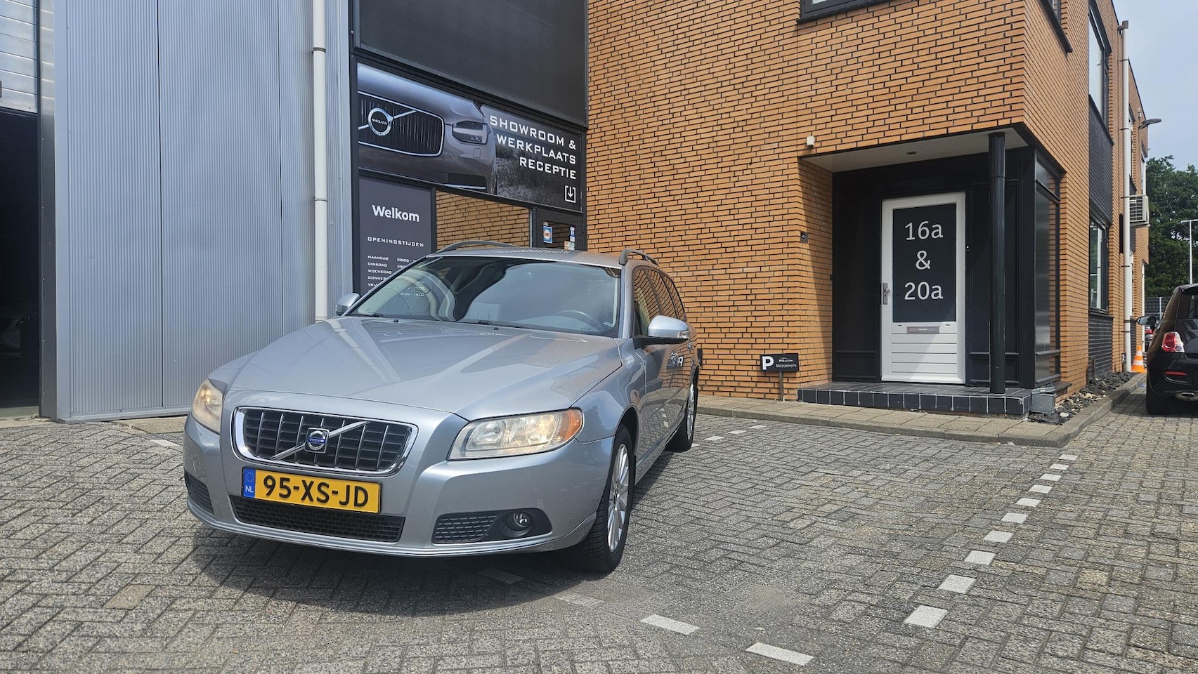 Volvo V70 - 2.5T Momentum 2.5T Momentum - AutoWereld.nl