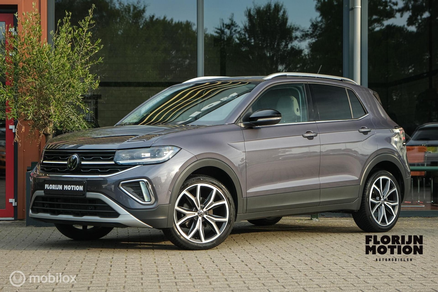 Volkswagen T-Cross - 1.0 TSI Style | ACC | IQ-led | DAB | Sfeerverlichting | Leder details | Camera | 18 inch | - AutoWereld.nl