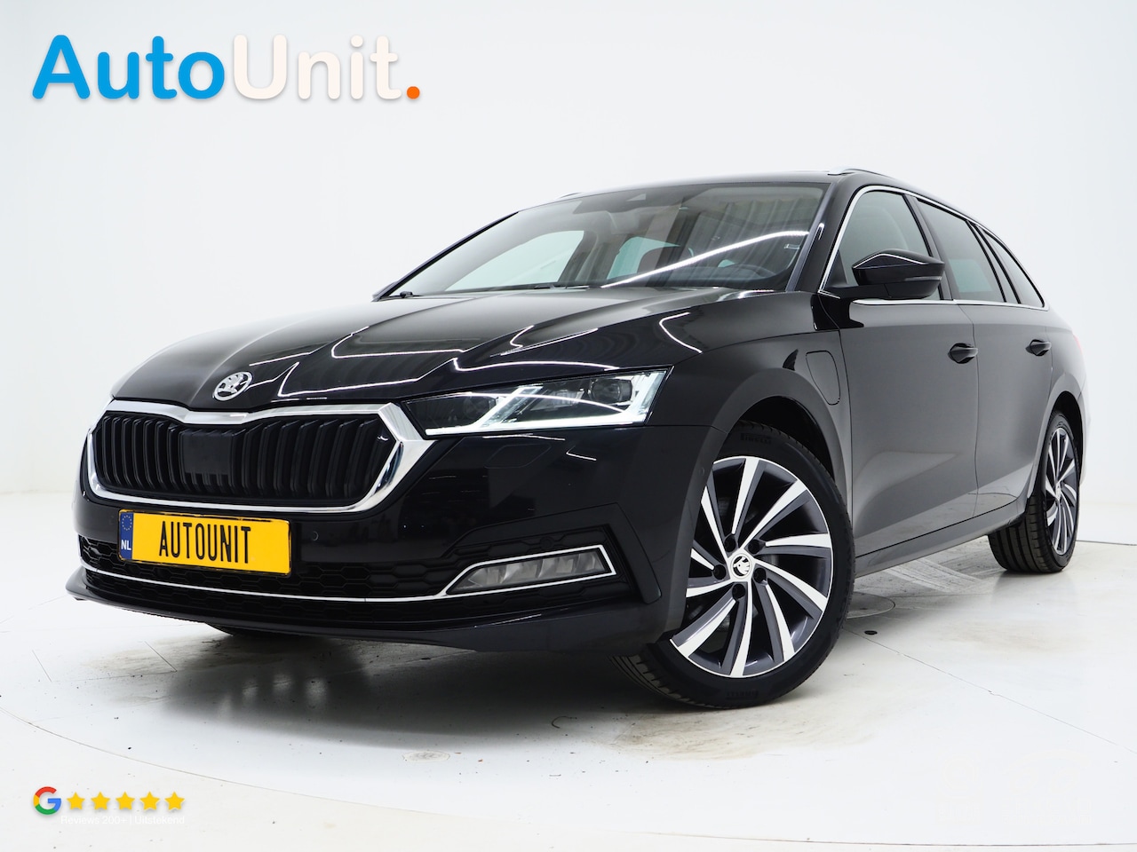Skoda Octavia Combi - 1.4 TSI iV PHEV | Panoramadak | HUD | Camera | Sfeerlicht | Keyless | Adaptive Cruise | Me - AutoWereld.nl