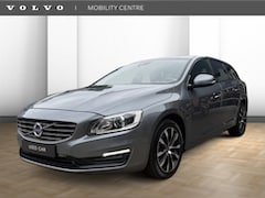 Volvo V60 - T2 Polar+ Dynamic | Voorstoelen verwarmd | Trekhaak