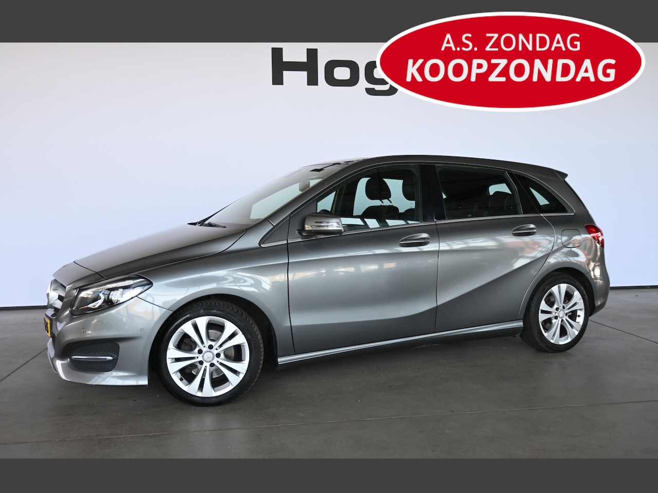Mercedes-Benz B-klasse - 180 Ambition Automaat Cruise Airco Navigatie Trekhaak Panoramdak 1e Eigenaar Inruil Mogeli - AutoWereld.nl