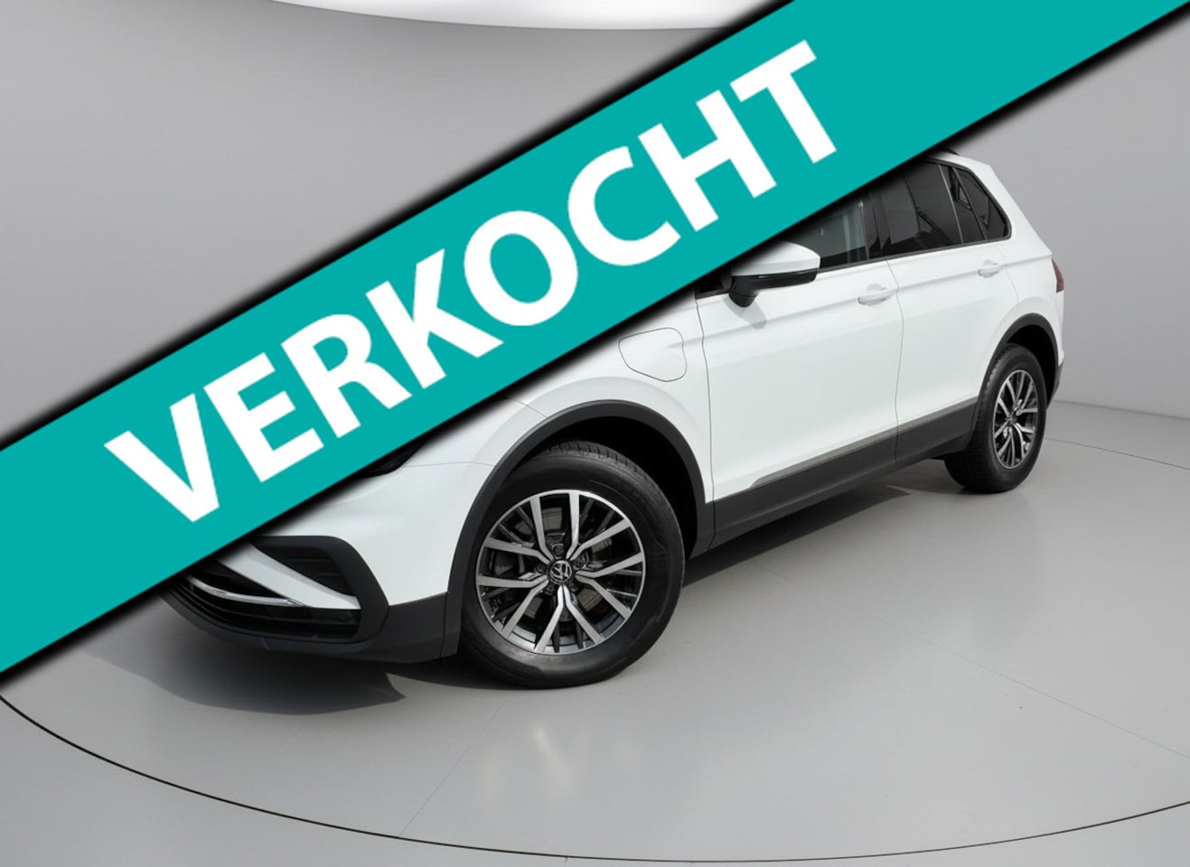 Volkswagen Tiguan - 1.4 TSI eHybrid Life * Navigatie * Stoelverwarming * Virtual Cockpit * Adaptieve Cruise Co - AutoWereld.nl