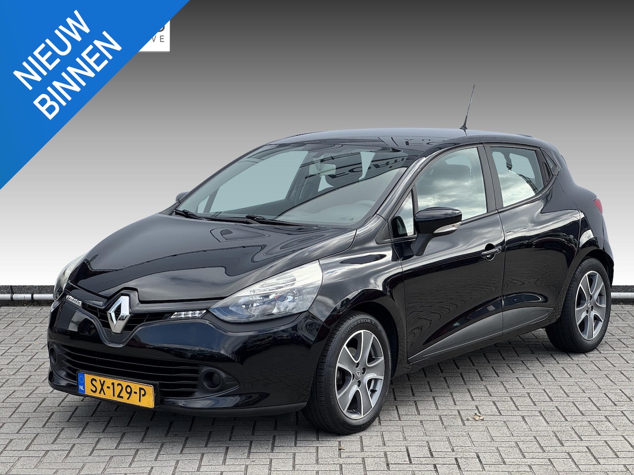 Renault Clio - 1.2-16V 75 Expression NAVI | 4-CILINDER | AIRCO | 16 INCH LICHTMETAAL - AutoWereld.nl