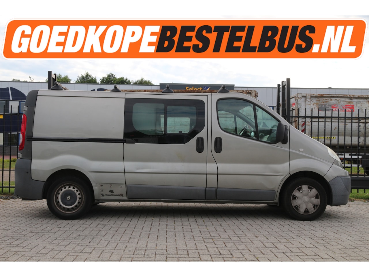 Renault Trafic - 2.0 DCI 90PK / DC / 2x Schuifdeur / L2H1 / Cruise.. - AutoWereld.nl