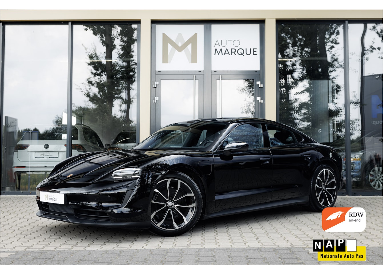 Porsche Taycan - Performance 84 kWh | SOH 88% | BOSE Sound | 19" LM Velgen | Navigatie incl. Apple CarPlay - AutoWereld.nl