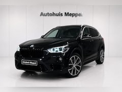 BMW X1 - sDrive20i Sport-Line*LED+*HiFiSound*M-leerstuurwiel*PDC