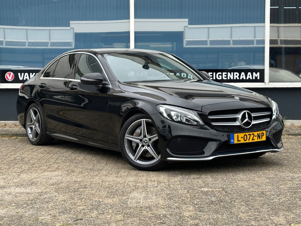 Mercedes-Benz C-klasse - 250 AMG/LED/NAVI/LEDER/STOELVERW - AutoWereld.nl