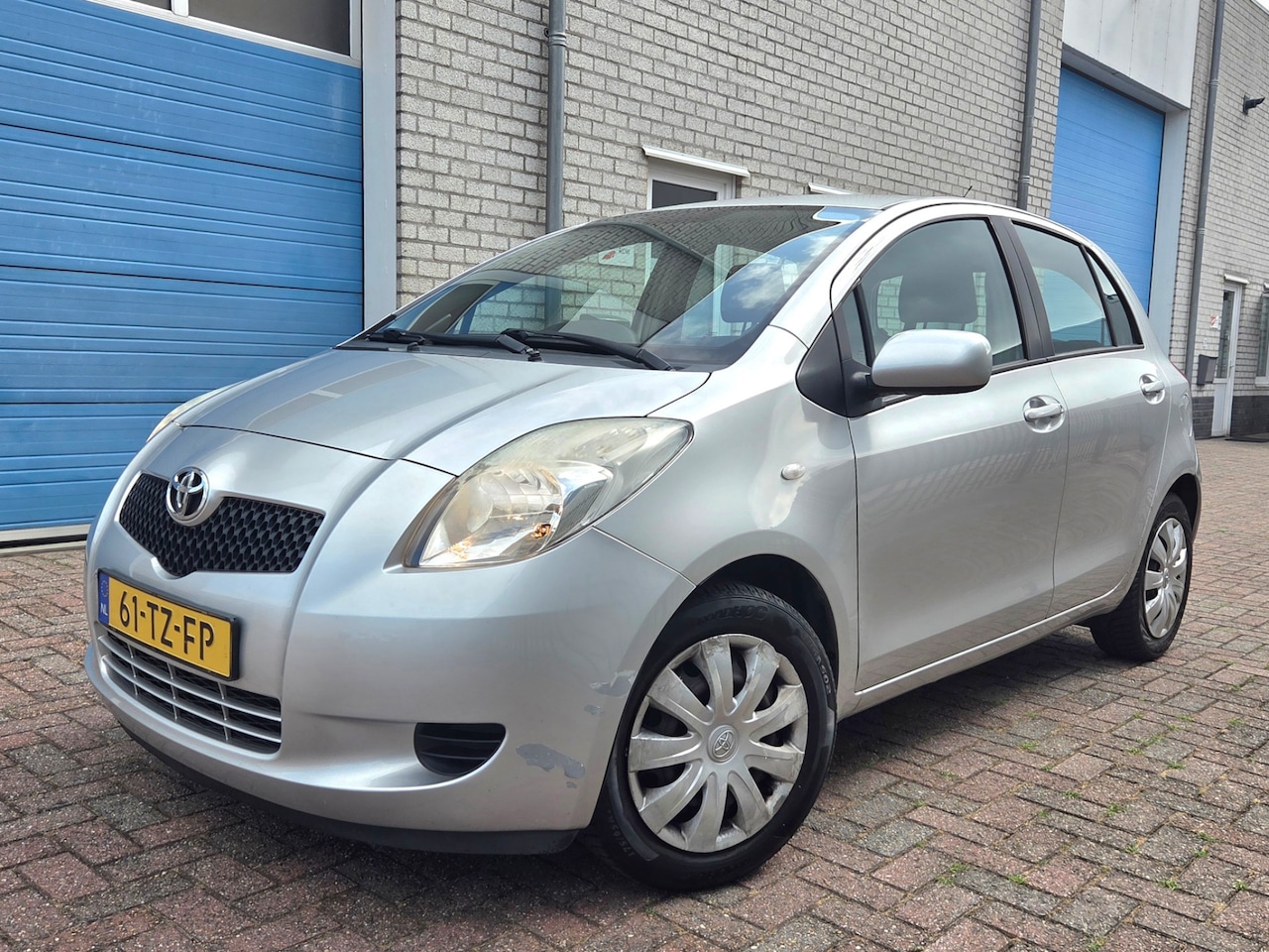 Toyota Yaris - 1.3 VVTi Terra Airco-Cruise-Stoelverwarming- Apk nieuw - AutoWereld.nl