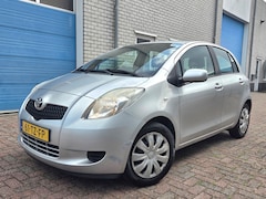 Toyota Yaris - 1.3 VVTi Terra Airco-Cruise-Stoelverwarming