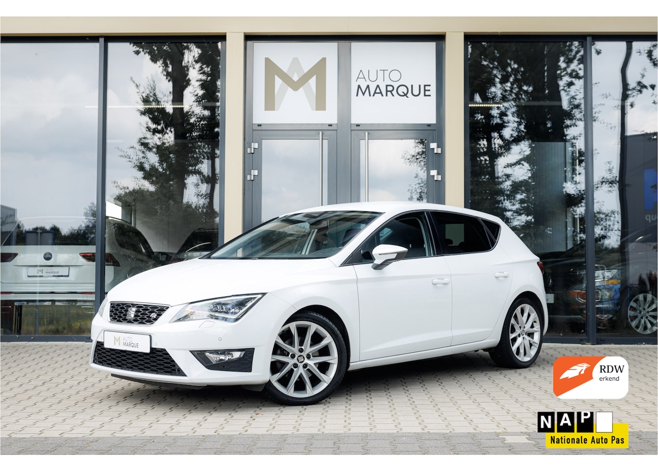 SEAT Leon - 1.4 TSI | FR Business | Full LED | 18" LM Velgen | Navigatie incl. Apple CarPlay | Parkeer - AutoWereld.nl
