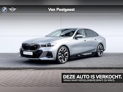 BMW i5 - Sedan eDrive40 84 kWh | M-Sport Pro | Bowers & Wilkins | Trekhaak | Panoramadak | Driving