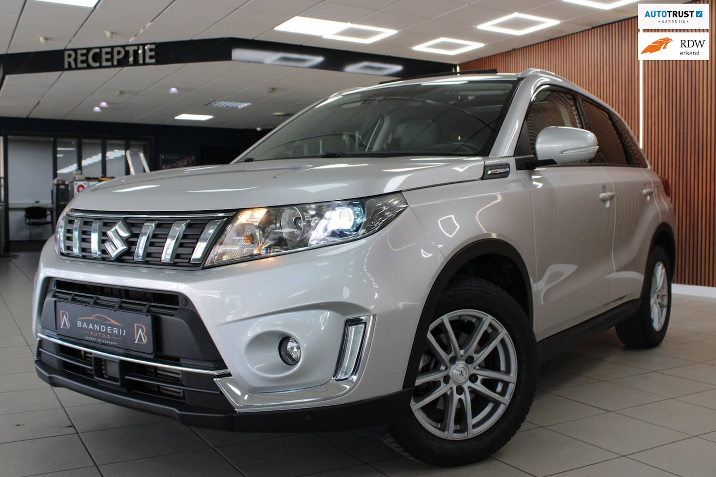 Suzuki Vitara - 1.4 S Allgrip Automaat | Airco | Pano | Carplay | Cruise control | Parkeersensoren & Camer - AutoWereld.nl
