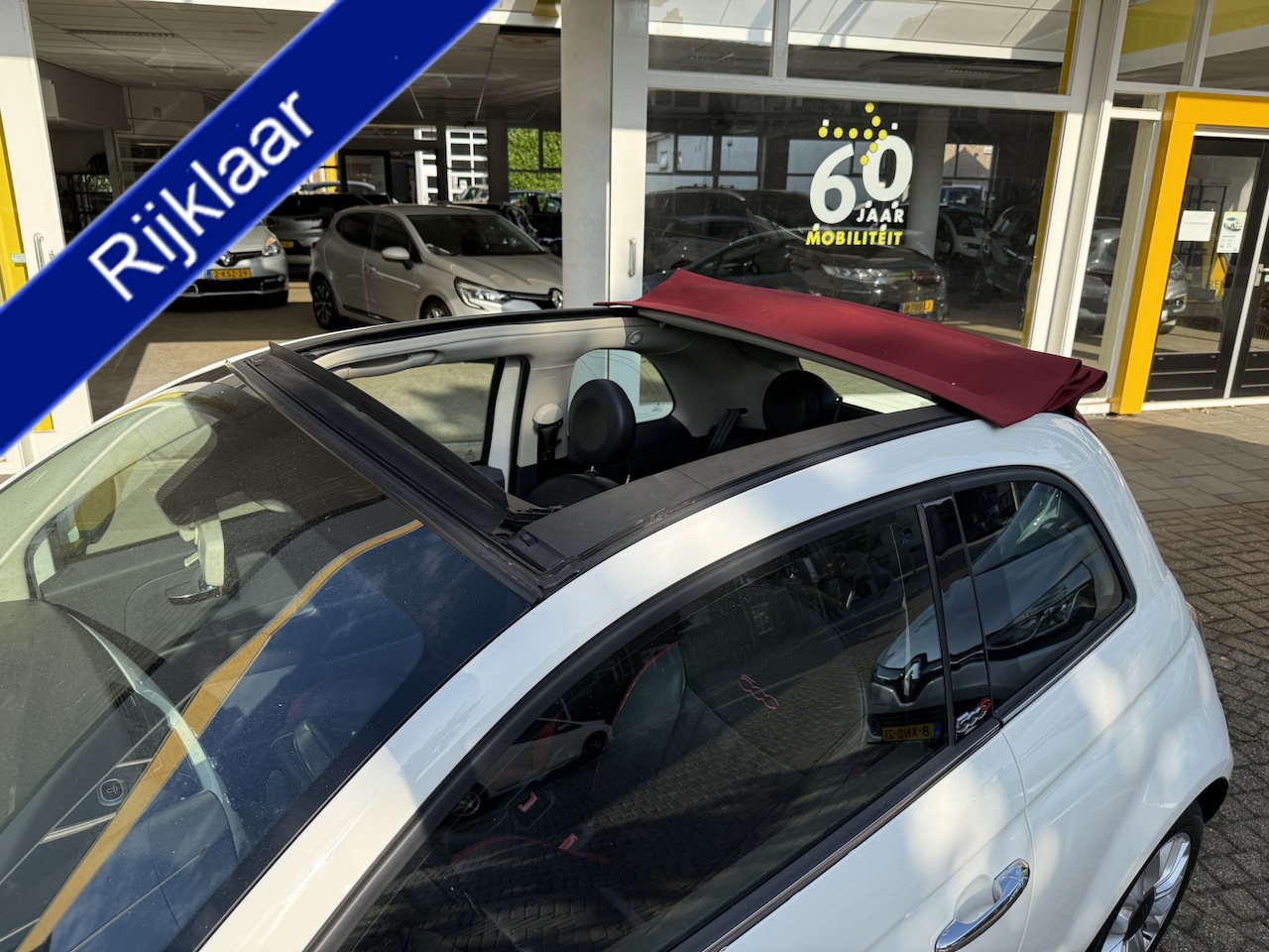 Fiat 500 C - 0.9 TwinAir Turbo Lounge CABRIO PARKEERSENSOREN LICHTMETALEN VELGEN CPV ELEKTRISCHE RAMEN - AutoWereld.nl
