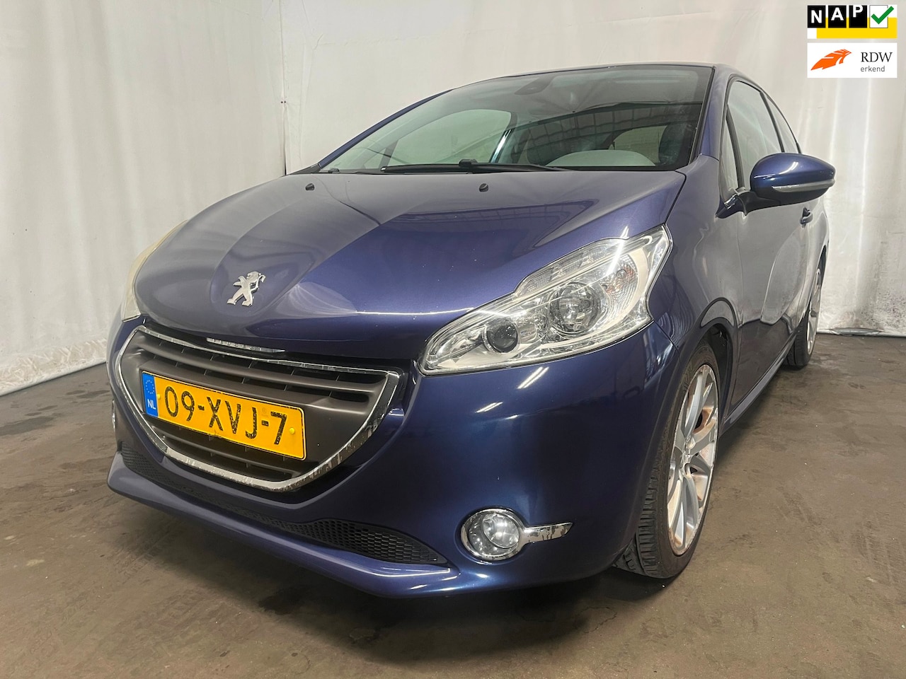 Peugeot 208 - 1.6 e-HDi Allure - Schade - AutoWereld.nl