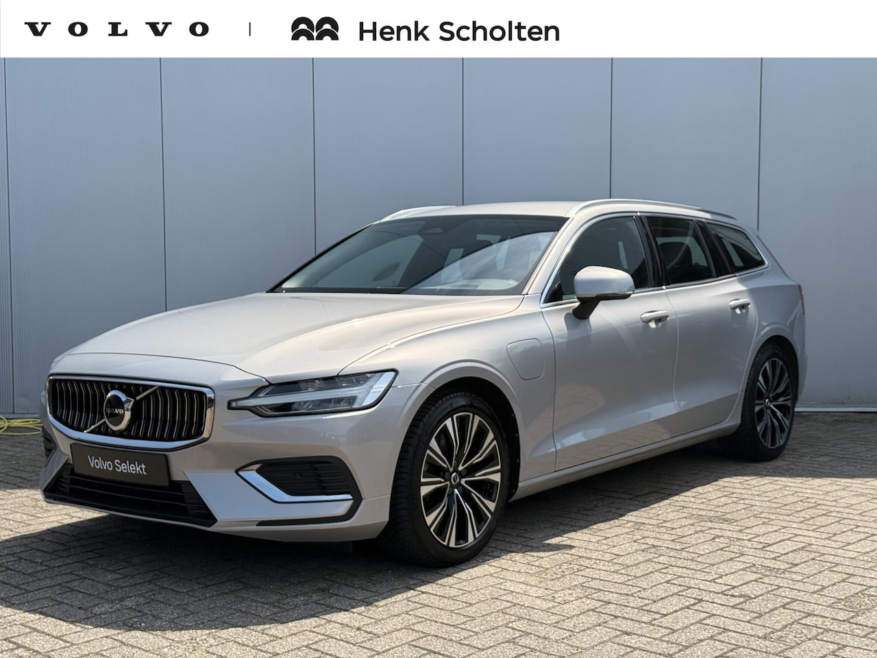 Volvo V60 - T6 Plug-in hybrid AWD Plus Bright | Long Range | Trekhaak semi elektrisch inklapbaar | Ele - AutoWereld.nl