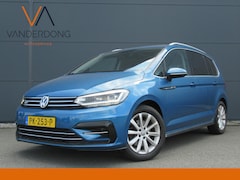 Volkswagen Touran - 1.4 TSI Highline Business R | Automaat | Panoramadak | Trekhaak | Apple carplay