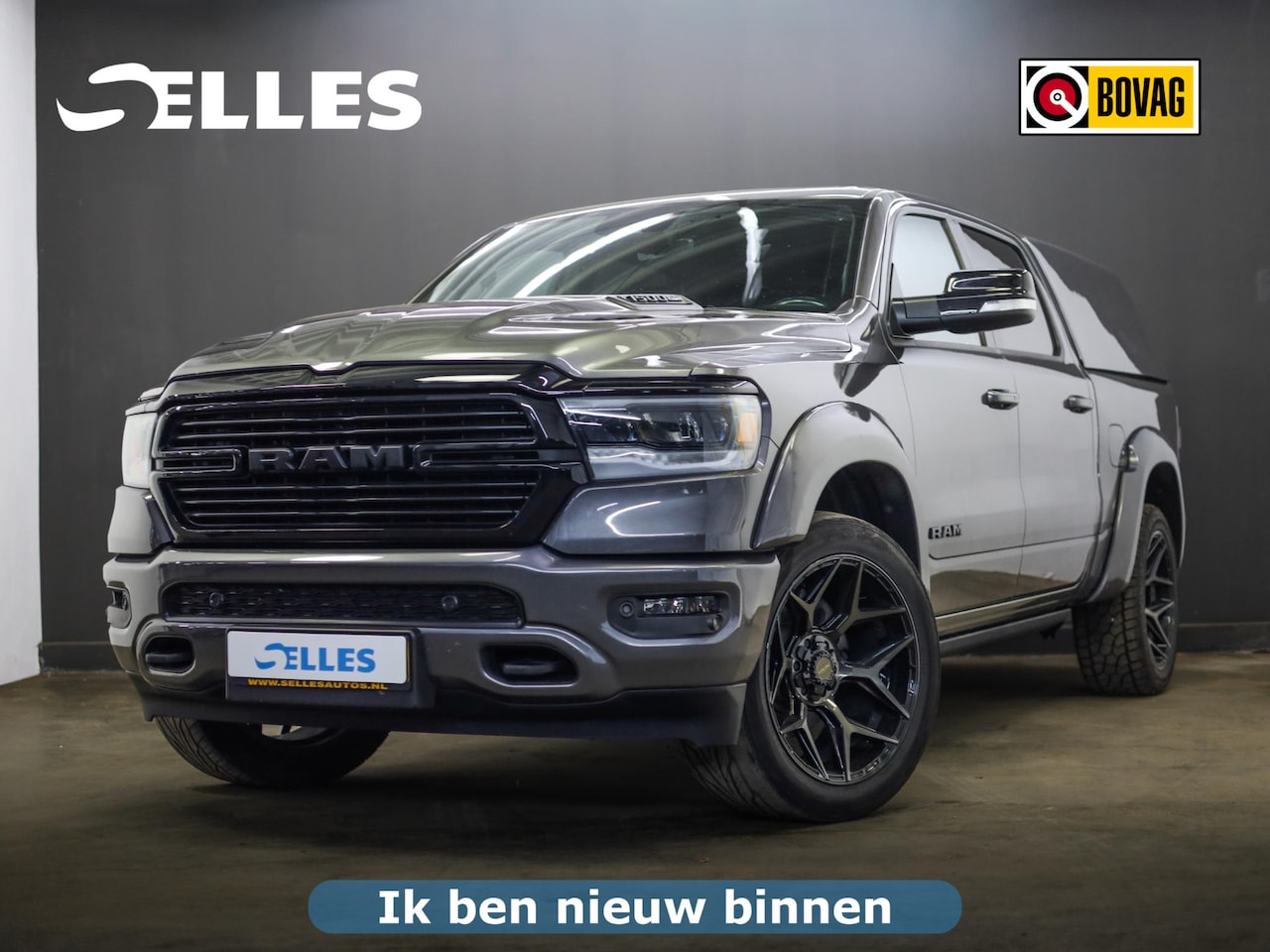 Dodge Ram 1500 - 5.7 V8 4x4 Crew Cab Laramie Night | Hardtop | Luchtvering | Night Package | 4Play velgen m - AutoWereld.nl