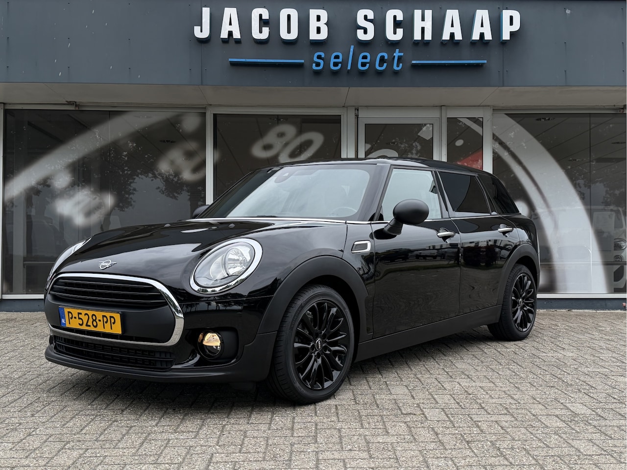 MINI Clubman - 1.5 One / Automaat / Stoelverwarming / 17'' LM / Sensoren achter / - AutoWereld.nl