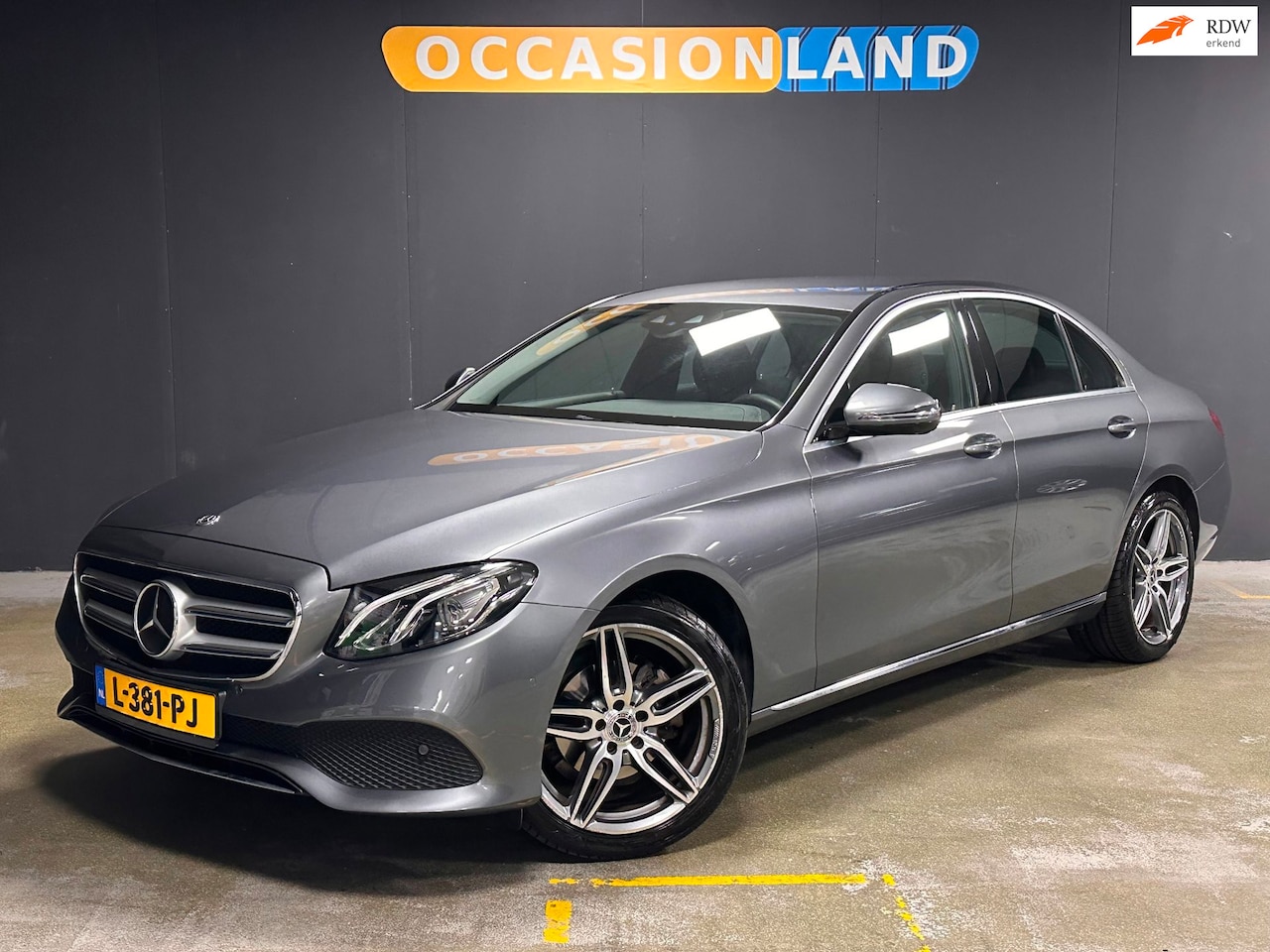 Mercedes-Benz E-klasse - 200 Business Solution|DEALER ONDH|SFEER|STOELV|CAMERA|ACC|CARPLAY|DODEHOEK|BLUETOOTH|19INC - AutoWereld.nl