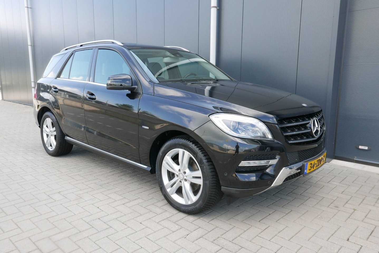 Mercedes-Benz M-klasse - 350 BlueTEC 259 PK LEER,NAVI,XENON,SCHUIFDAK,TREKHAAK,147591 KM. - AutoWereld.nl