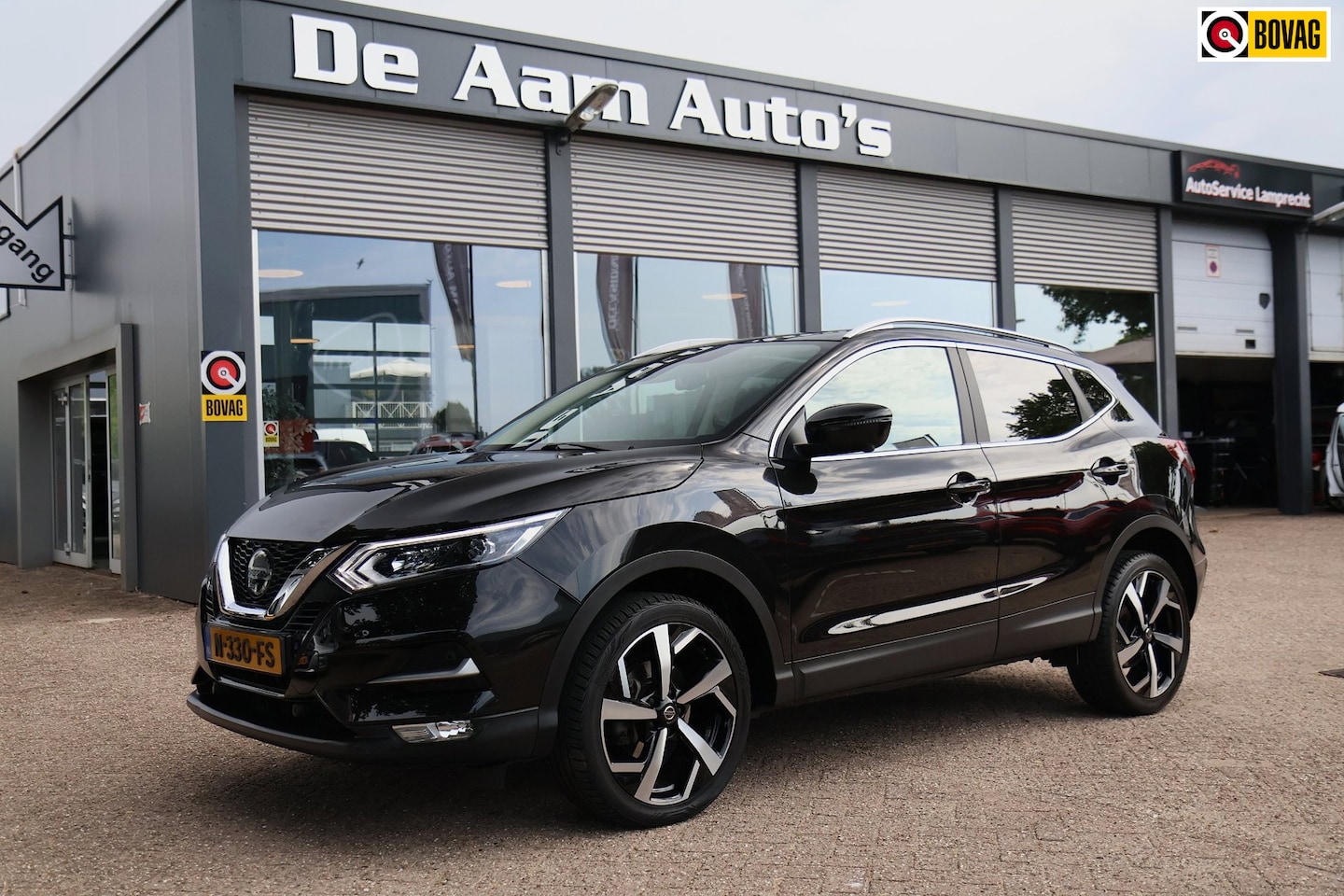 Nissan Qashqai - 1.3 DIG-T Premium Edition Panorama Dealer onderhouden Trekhaak - AutoWereld.nl