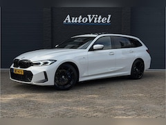 BMW 3-serie Touring - 330e M-Sport | 19, 5 kWh Accu | Panodak | Head-Up | Memory | Trekhaak | 360° Camera | Fabr