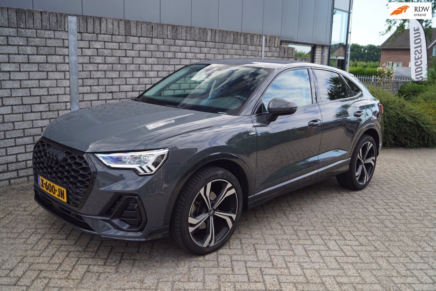 Audi Q3 Sportback - 35 TFSI Advanced Edition Autom Sportst Stoelverw Navi Camera Clima Adaptieve Cruise 2x PDC - AutoWereld.nl