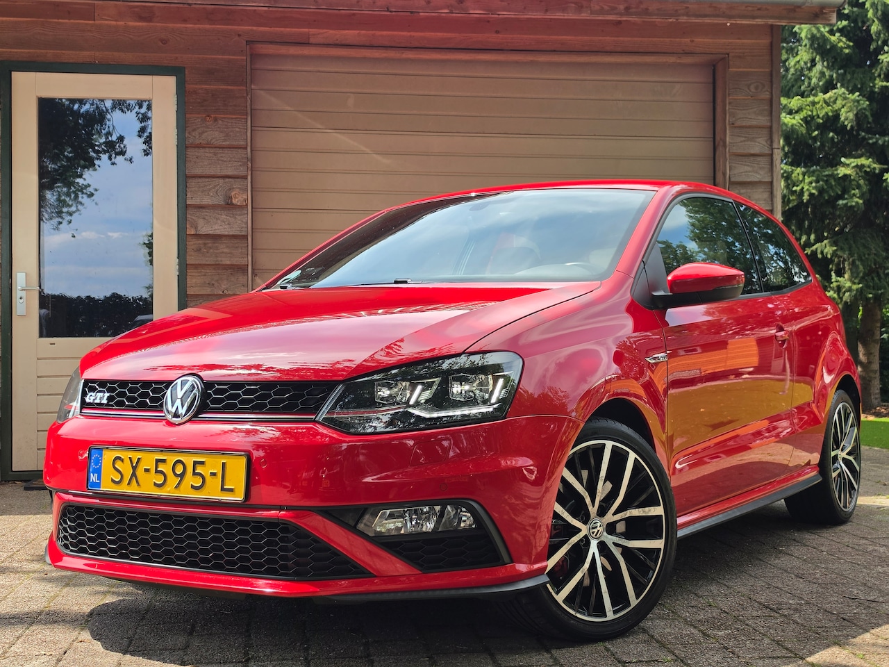 Volkswagen Polo - 1.8 TSI GTI 192PK LED Navi Cruise ECC DCC Bearlock Originele staat! - AutoWereld.nl