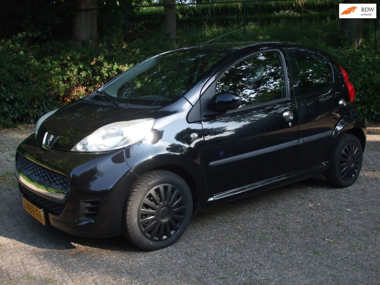 Peugeot 107 - 1.0-12V XR airco 5 deurs zwart 141dkm - AutoWereld.nl