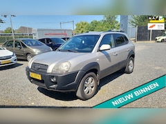 Hyundai Tucson - 2.0i Dynamic 142.000km. Airco Cruise PDC Trekhaak 1400kg