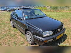 Volkswagen Golf Cabriolet - 1.8