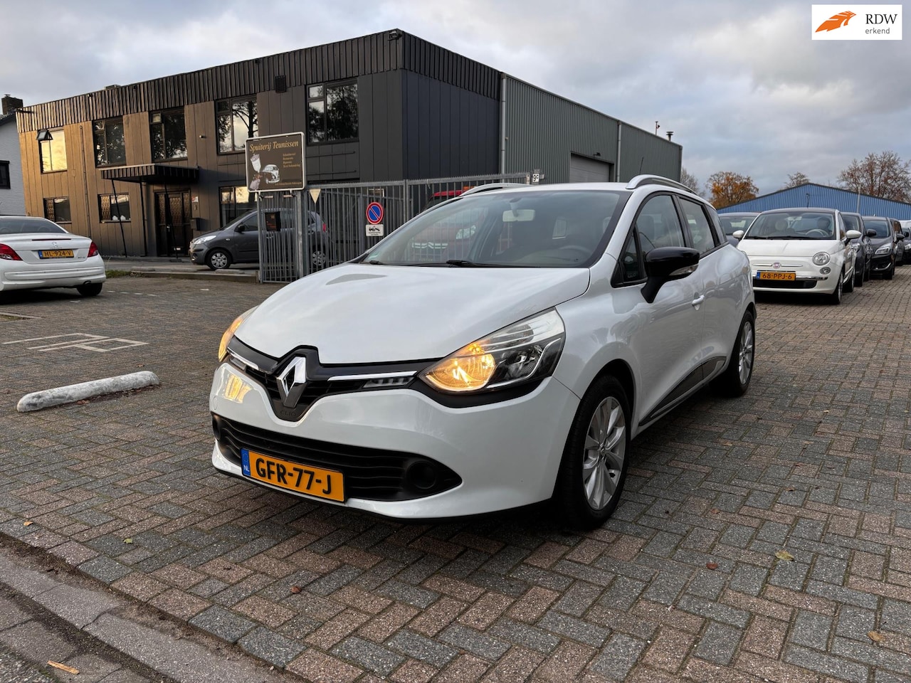 Renault Clio Estate - 0.9 TCe Expression Vol Ondh - Nw Apk - Nw Ondh - AutoWereld.nl