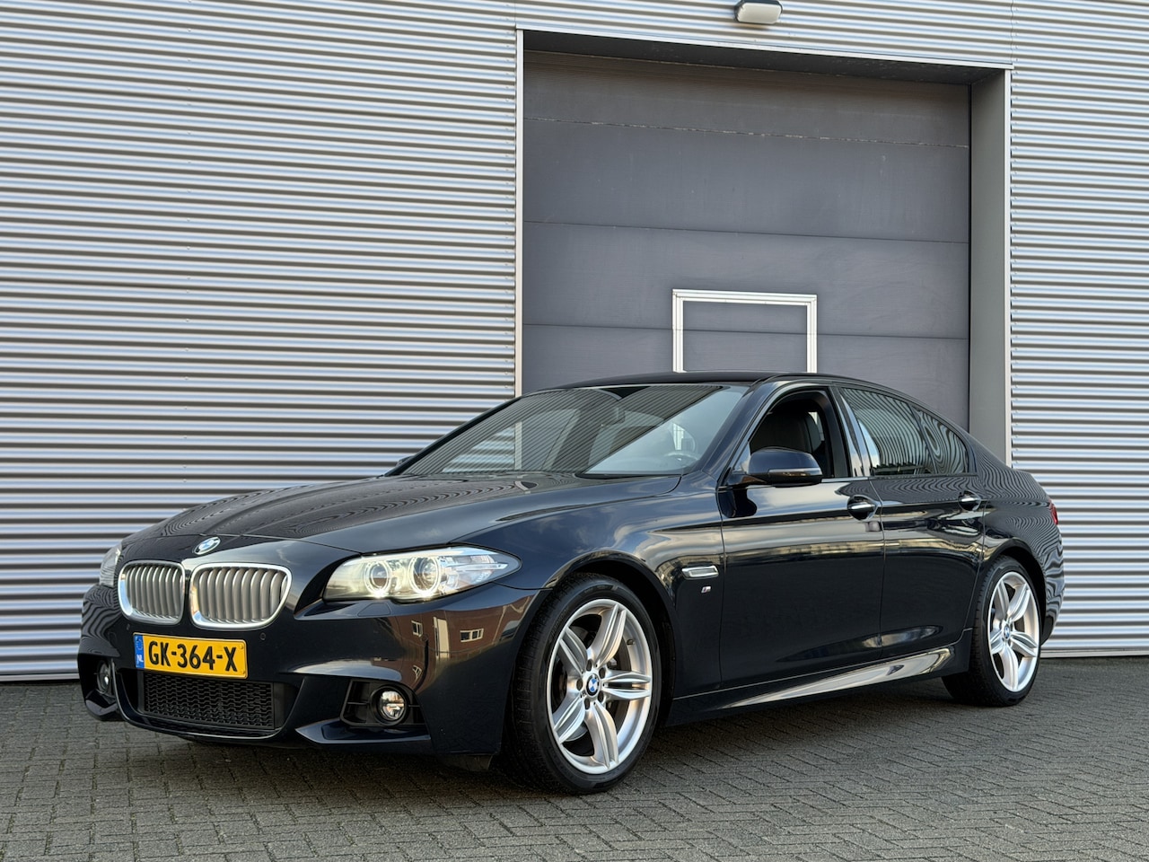 BMW 5-serie - 528i High Executive I Aut. I M-Pakket I Navi I Leder - AutoWereld.nl